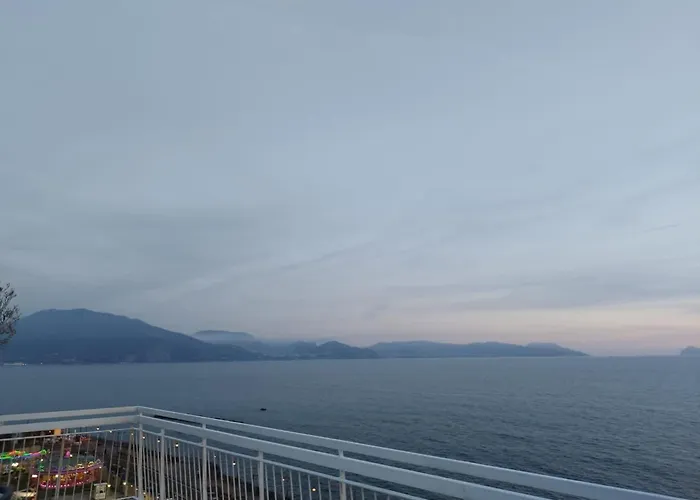 Thomas Sea View